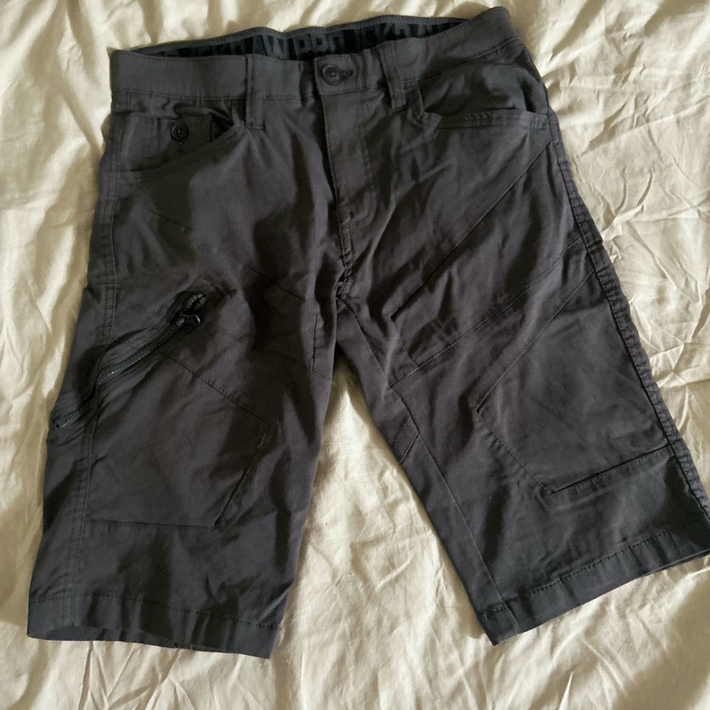 Men's Gray Cargo Shorts